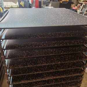 Tappetino in <span class=keywords><strong>Gomma</strong></span> EPDM Antiscivolo 100*100*25mm Personalizzabile per Palestra con Fondo Concavo Convesso e Fibbia per Pavimentazione Interna - Product Image 4