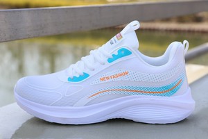 Nuevos zapatos para hombre, ligeros, con suela blanda antideslizante, transpirables, versátiles, con parte superior de malla, estilo casual deportivo para caminar. - Product Image 4