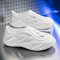 Usines de chaussures Vente en gros Sandales antidérapantes Chaussures en mousse Hommes Logo personnalisé Jardin EVA Sabots Fabricant 2025 Tendance