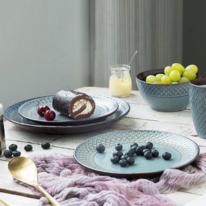 Ensemble de vaisselle, tasses, bols, assiettes en céramique, vente en gros, 12 pièces - Product Image 3