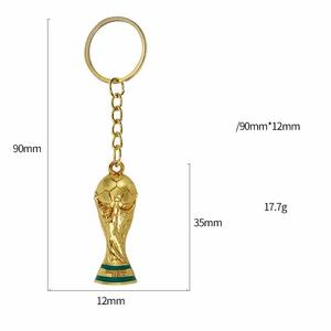 سلسلة مفاتيح مخصصة على شكل كأس العالم، تذكار كرة القدم، سلسلة مفاتيح معدنية على شكل كأس، قلادة صغيرة - Product Image 6