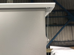 <span class=keywords><strong>72</strong></span>-inch cơ giới PVC Fresnel alr tầng tăng Màn hình máy chiếu 16:9 định dạng xách tay hợp kim nhôm khung cho tất cả các chiếu - Product Image 5