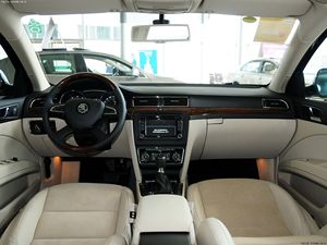2025 <span class=keywords><strong>Skoda</strong></span> superba berlina 2.0T lusso con rivestimento sinistro in pelle apribile tetto e Smart Drive con fotocamera posteriore - Product Image 5
