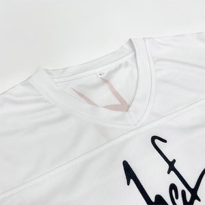 เสื้อฟุตบอลไซส์ใหญ่พิเศษ ระบายอากาศได้ดี ลายพิมพ์ดิจิทัล ออกแบบสำหรับทีม สไตล์สตรีท คลาสสิก ทรงโอเวอร์ไซส์ เสื้ออเมริกันฟุตบอล - Product Image 4