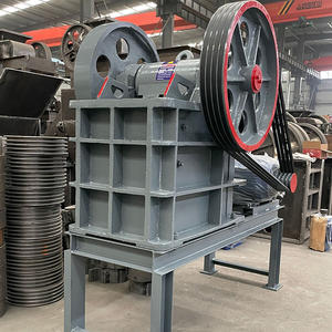 Concasseur à mâchoires portable de petite taille pour pierres et minerais d'or, à moteur diesel - Product Image 5