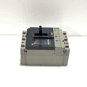 Controlador PLC NS250N TM200D 3P3T, Interruptor de Circuito Compacto 31631 / NS100-160-250, Controlador PLC Merlin NS250N T - Product Image 2