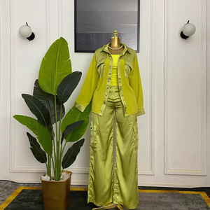 Abbigliamento Femminile Europeo <span class=keywords><strong>e</strong></span> Americano, Nuova Moda Estate 2026, Set con <span class=keywords><strong>Camicia</strong></span> a Maniche Lunghe <span class=keywords><strong>e</strong></span> <span class=keywords><strong>Pantaloni</strong></span> a Gamba Larga con Design Patchwork - Product Image 4