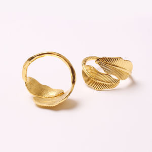 Anneaux de serviette en feuille d'or vintage personnalisés en gros, forme ronde, métal, pour mariages, en stock et disponibles - Product Image 1