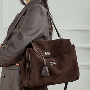 Sac fourre-tout Rodeo pour femme en cuir véritable, cuir de vachette givré, sensation haut de gamme, grande capacité, bandoulière, motif uni tendance - Product Image 3