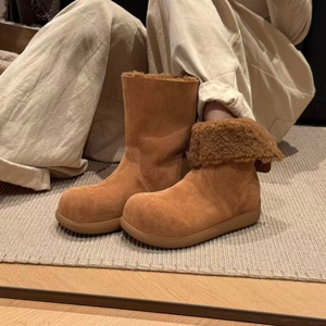 <span class=keywords><strong>Bottes</strong></span> de neige à semelle épaisse pour femmes, nouveau modèle 2026, <span class=keywords><strong>bottes</strong></span> courtes d'hiver doublées de fourrure, portables de deux façons, en cuir intégré - Product Image 4