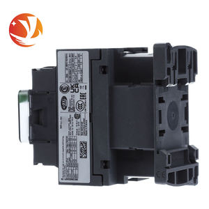 อุปกรณ์ควบคุมโปรแกรมได้ PLC คอนโทรลเลอร์ LC1D09P7C ไฟฟ้ากระแสสลับแบบดั้งเดิมของใหม่ล่าสุดพร้อมการสื่อสารลิงก์16 I/O 110V I/O - Product Image 2