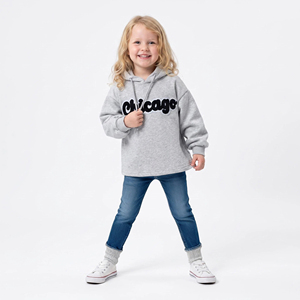 <span class=keywords><strong>Felpa</strong></span> per Bambini, <span class=keywords><strong>Felpa</strong></span> con <span class=keywords><strong>Cappuccio</strong></span> per Bambini, <span class=keywords><strong>Felpa</strong></span> Girocollo per Bambini, Pullover Grigio con Patch a Lettere in Ciniglia per Bambine, Commercio all'Ingrosso - Product Image 1
