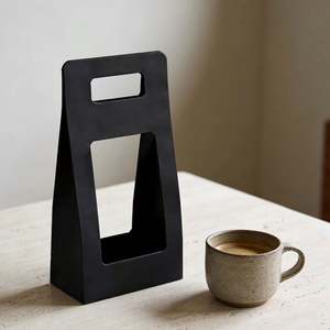 Sacs d'emballage pour bonbons et boissons en papier kraft noir biodégradable, écologiques et personnalisables, avec poignées découpées - Product Image 5