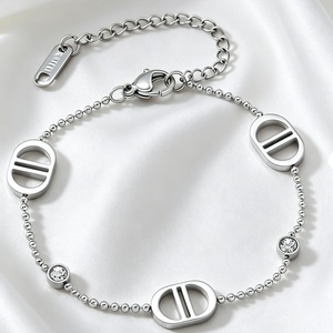 Jingciren Boutique E-commerce transfrontalier pour bracelet lettre élégant incrusté de diamants de luxe léger, emballage cadeau raffiné - Product Image 3