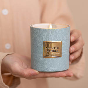 Venta al por mayor <span class=keywords><strong>de</strong></span> lujo <span class=keywords><strong>de</strong></span> cuero azul perfumado velas orgánicas logotipo personalizado Cera <span class=keywords><strong>De</strong></span> Soja Para velas respetuoso con el medio ambiente vela aromática - Product Image 1