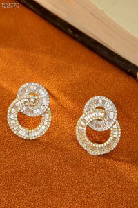 Ins Hotselling Design Double Circle Baguette Diamond Earring In due toni con oro massiccio 18 carati - Product Image 2