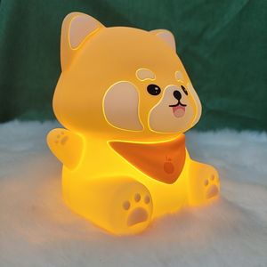 Lampe de nuit en silicone en forme de raton laveur rechargeable, lumière LED douce, lampe de chevet pour bébé, lampe de chambre d'enfant avec minuterie et 2 niveaux de luminosité - Product Image 2