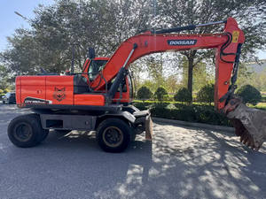 Excavatrice sur chenilles Doosan DX150W-9C de 15 tonnes d'occasion avec composants essentiels : moteur, pompe hydraulique et boîte de vitesses - Bon prix, prête à l'emploi - Product Image 3