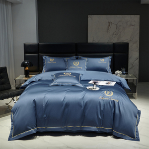 Parure de lit en satin blanc plat Sferra Grande, housse de couette, draps, luxe hôtelier, 1800 fils - Product Image 1