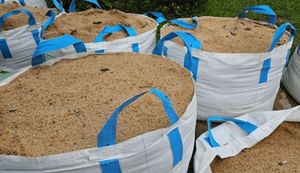 Sac jumbo de 1 tonne d'usine, sac en vrac tissé en polypropylène antistatique de 1000 kg, fond plat, décharge pour le stockage de matériaux en vrac - Product Image 5