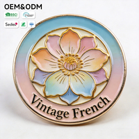 Maßgefertigtes Vintage-Blumenabzeichen aus Zinklegierung mit Emaille-Pin, OEM ODM Französischer Stil Accessoire für Retro-Mode Vintage Französisches Blumenabzeichen