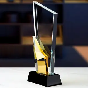 Neues Design 3d Blank Diamond Shape Golf Exklusive Auszeichnung Honor Crystal Cup Trophy