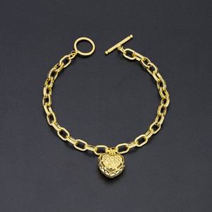 Bracelets en laiton de haute qualité plaqués or 24 carats avec zircon cubique en forme de cœur, design élégant et nouveau pour les cadeaux et les mariages - Product Image 3