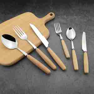 Ensemble de couverts créatif rétro en bois massif avec couteau, fourchette et cuillère, manche en bois et lames en acier inoxydable pour la maison - Product Image 2