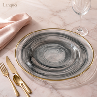 Assiette de présentation décorative en verre gris marbré à bord doré pour événements et décoration de table à domicile