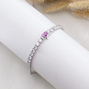 MSB-661 Messi Jewelry PT950 สร้อยข้อมือเพชรทรงเทนนิสทองคำขาวประดับเพชรแบบ Prong‑Set ประดับด้วยอัญมณีสีชมพูรูปหัวใจเดี่ยว - Product Image 2