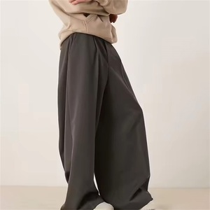 Pantalon décontracté pour hommes en polyester viscose à taille normale avec poches fonctionnelles et jambe large de fabrication personnalisée - Product Image 4