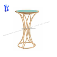 Décorations de table de buffet en or Table de cocktail à DEL avec dessus en verre trempé pour les tables à manger en acier inoxydable de fête et de mariage