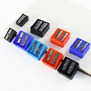 Taille-crayon en plastique à double et simple trou incliné - Product Image 1