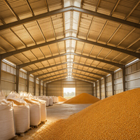 Structure en acier durable pour entrepôt agricole, hangar métallique isolé à panneaux sandwich pour élevage avicole et stockage de céréales