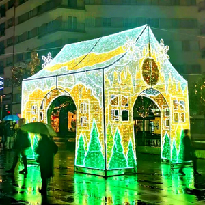 Arche lumineuse de Noël en bois pour les places publiques, les jardins et les projets paysagers saisonniers - Product Image 1