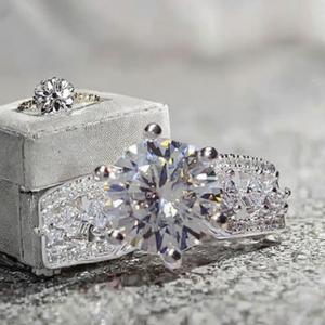 แหวนแต่งงานสำหรับผู้หญิง ดีไซน์ใหม่ล่าสุด เงินแท้ 925 ประดับเพชรโมอิสซาไนต์ทรงบริลเลียนต์ 2-3 กะรัต สี D คุณภาพเยี่ยม - Product Image 3