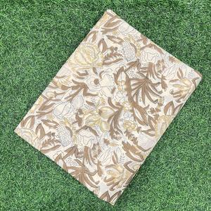 Tela de Algodón con Estampado Floral Hecho a Mano, Tela de Algodón Suave con Estampado Botánico Beige, Material para Vestidos Hecho a Mano en India, Tela para Decoración del Hogar - Product Image 4