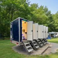 Toilettes et douches mobiles de luxe modernes à 5 postes, portables, avec réservoirs en acier inoxydable, design écologique pour le camping en plein air