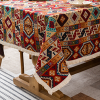 Nappe géométrique tribale vintage, couverture de table à franges de style aztèque lumineux pour la décoration de table intérieure