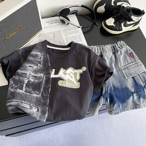 Set Estivo 2026 per Bambini: T-Shirt a Maniche Corte con Cartoni Animati <span class=keywords><strong>e</strong></span> Pantaloncini in Denim Tie-Dye, 2 Pezzi con Logo Personalizzato - Product Image 3