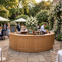 Comptoir de bar modulaire portable en chêne moderne de 4,8 m avec système de verrouillage rapide sans outil pour événements de luxe, fêtes et locations hôtelières