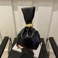 Sac à bandoulière plissé vintage en cuir PU avec poignée supérieure nouée pour femme – Vente en gros