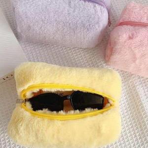 Borsa Cosmetica Invernale Personalizzata Economica per Donne, Rosa, in Peluche, Carina e Soffice, Astuccio da Viaggio Colorato, Portamonete - Product Image 6