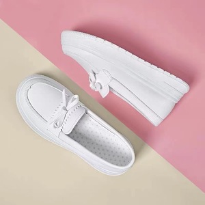 <span class=keywords><strong>Scarpe</strong></span> da Infermiera <span class=keywords><strong>Bianche</strong></span> Traspiranti con Lacci per Donne, Suola Spessa e Intersuola Antiscivolo, Leggere e Morbide per Tutte le Stagioni - Product Image 2