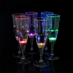 Tasses tasse en verre Led vin Champagne flûte verres eau liquide activé clignotant Led lumière Champagne verre pour mariage - Product Image 3
