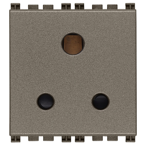 เต้ารับโลหะ Sicury 2P+T 5A มาตรฐานอังกฤษ - Product Image 1