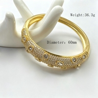 Ensemble de bracelets et bagues tendance en laiton plaqué or avec zircon, style simple et populaire pour femme, vente en gros à prix abordable