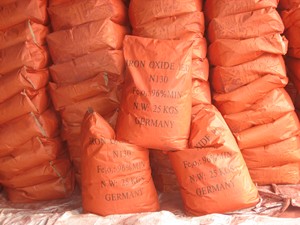 ผงสีเหล็กออกไซด์แดง เฟอร์ริกออกไซด์ Fe2O3 ผงสีสำหรับเคลือบผิว ผงสีอนินทรีย์ CAS 1309-37-1 - Product Image 2