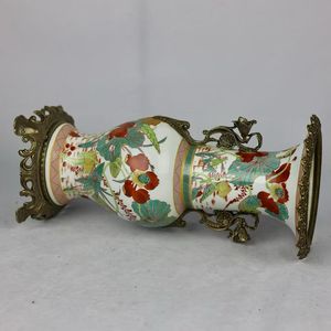 Jarrón de Porcelana Art Deco de Lujo Pintado a Mano con Loto y Encaje de Cobre, Cola de Fénix de Doble Oreja para Boda - Product Image 4