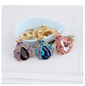 Divertido Ladybug <span class=keywords><strong>Anime</strong></span> llavero mujeres hombres lindo llavero Rhinestone cristal Metal colgante accesorios para coche llavero <span class=keywords><strong>amigos</strong></span> - Product Image 6